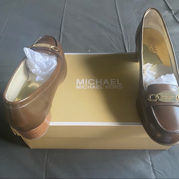 Michael Kor shoe - Picture 2 of 4